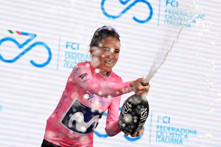 Annemiek van Vleuten est de retour et remporte la 100e victoire en carrière au Giro d’Italia Donne